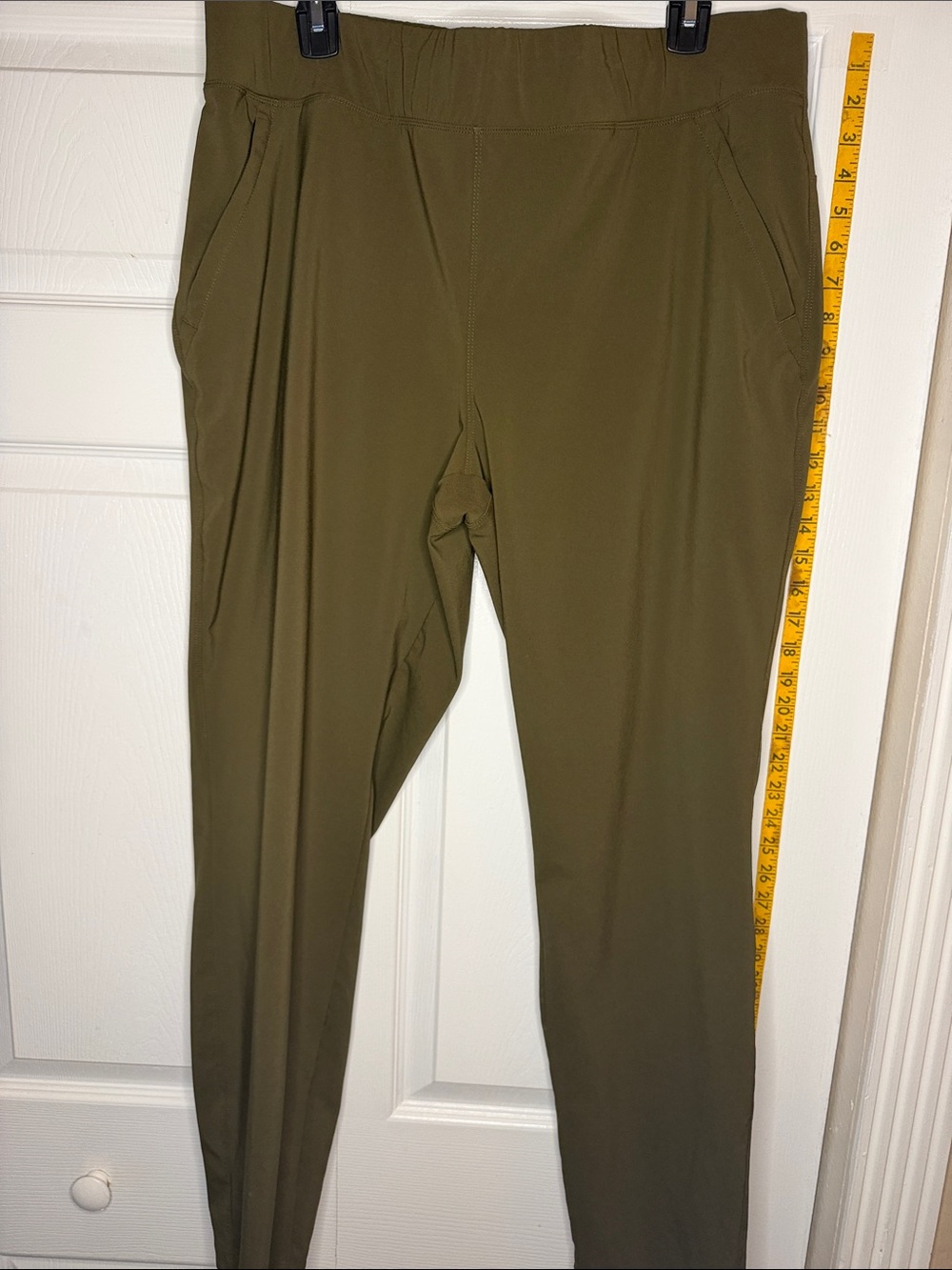 Columbia Olive Green Stretch pants with Elastic Waist/Drawstring